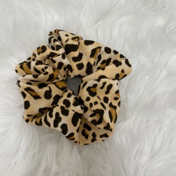 Women's Hair Scrunchie. Leopard Print. Medium. Multicolor. Resortwear. Chic. - Picture 3 of 6